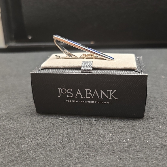 Jos. A. Bank Silver Tie Clip - Picture 1 of 4